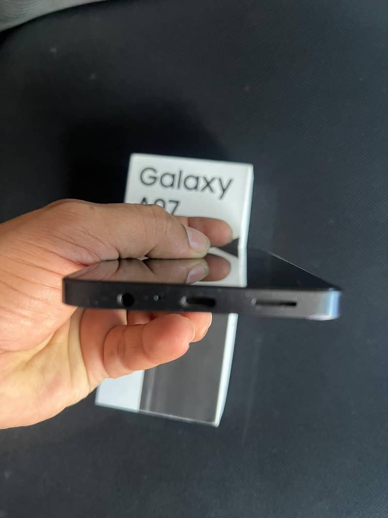 Samsung Mobile A07 3
