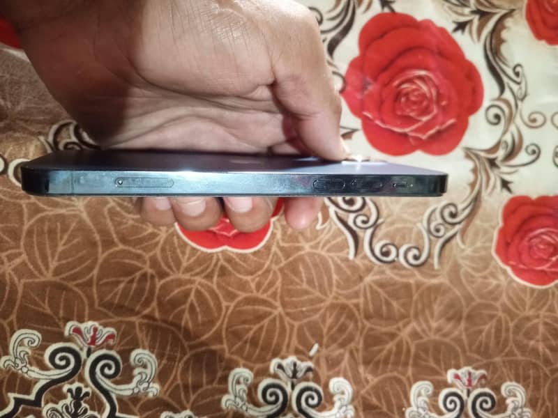 Apple iPhone 12 Pro 3