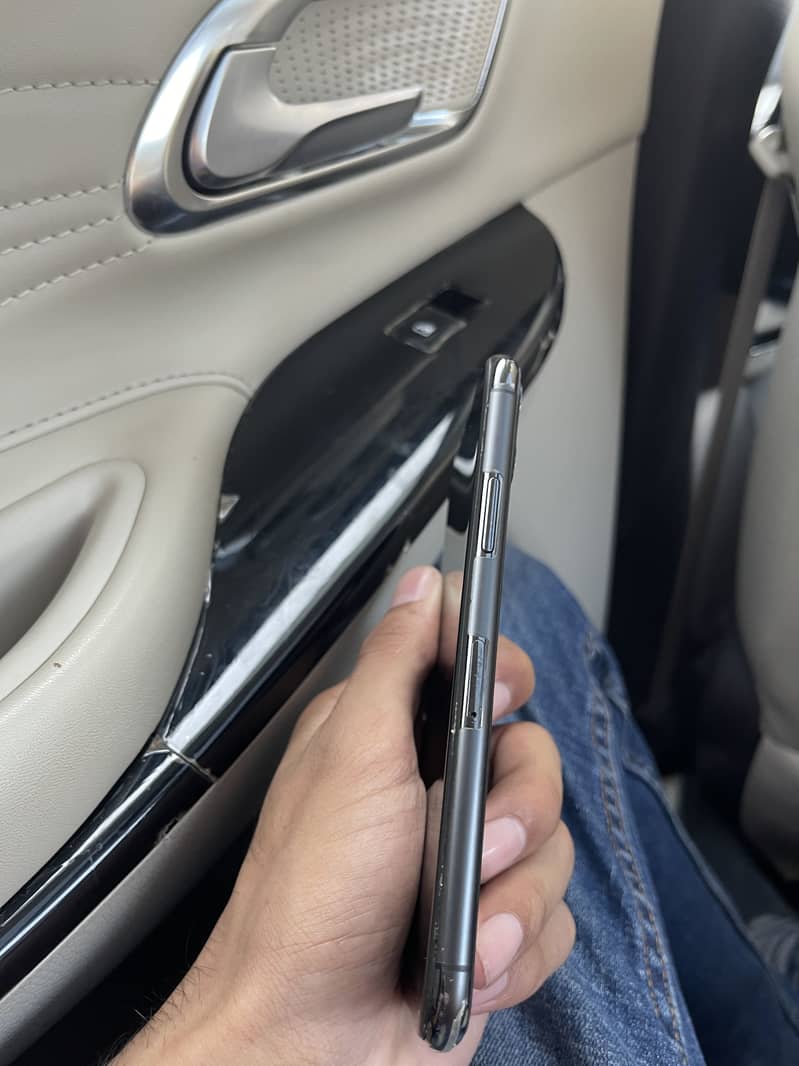 Apple iPhone 11 Pro 3