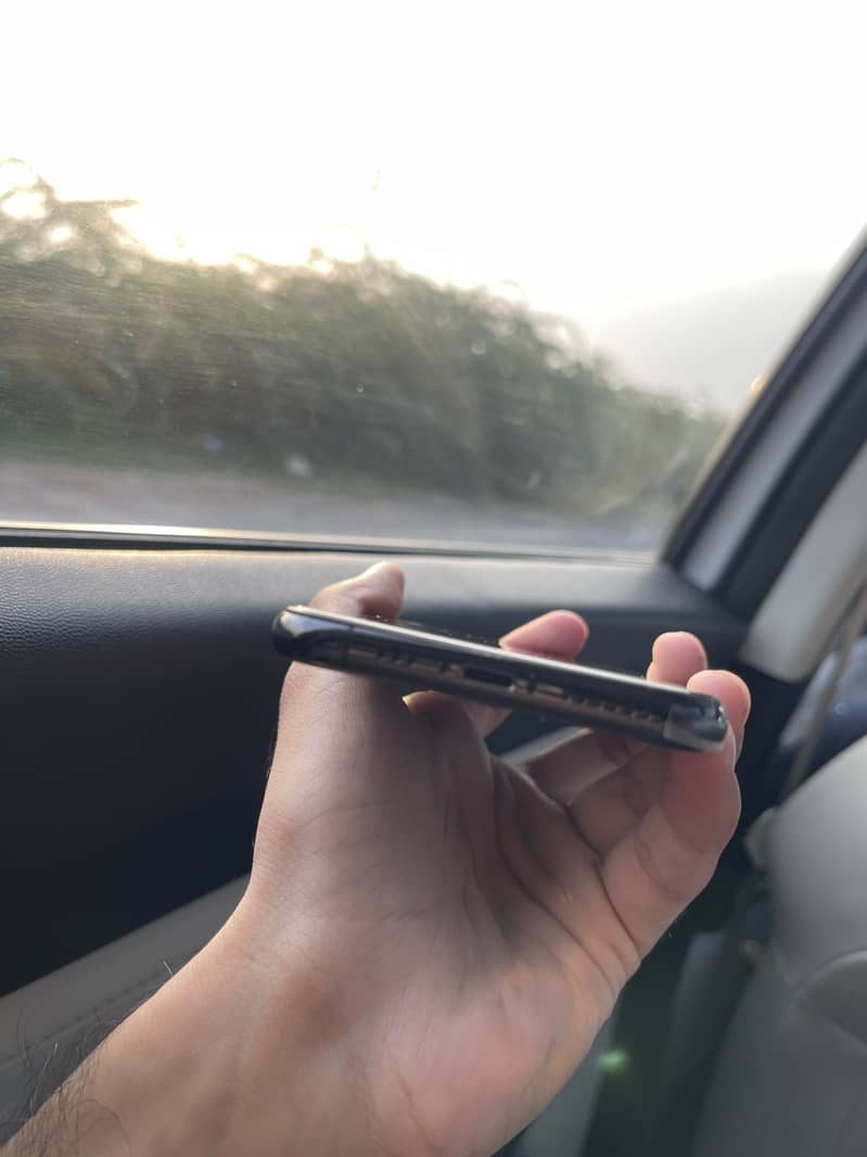 Apple iPhone 11 Pro 7