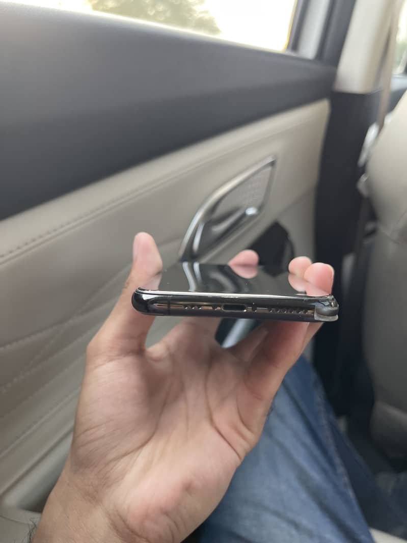 Apple iPhone 11 Pro 8