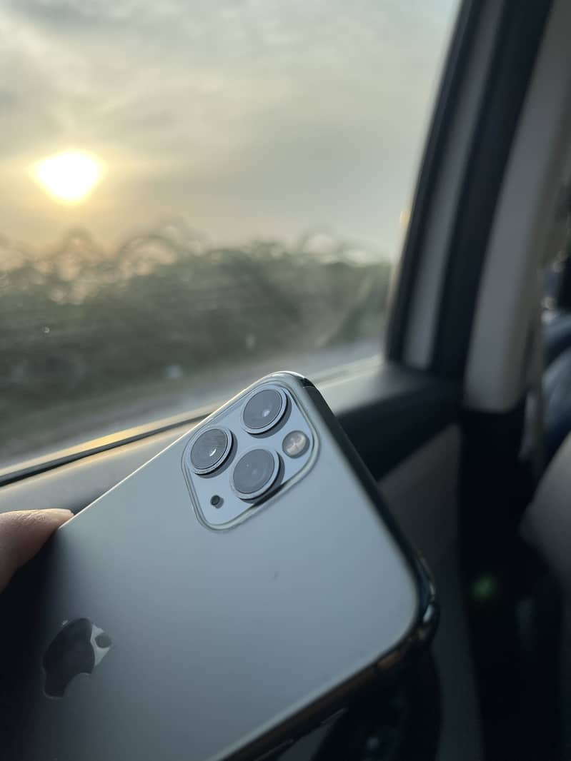 Apple iPhone 11 Pro 9