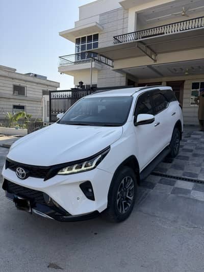 Toyota Fortuner Legender 2022