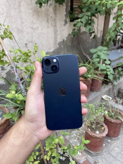 Apple iPhone 13
