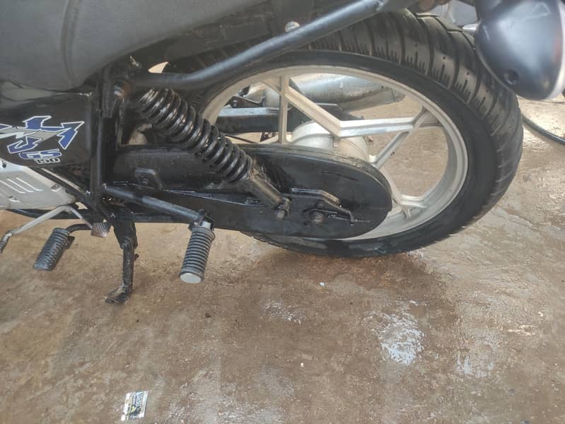Suzuki 150 6