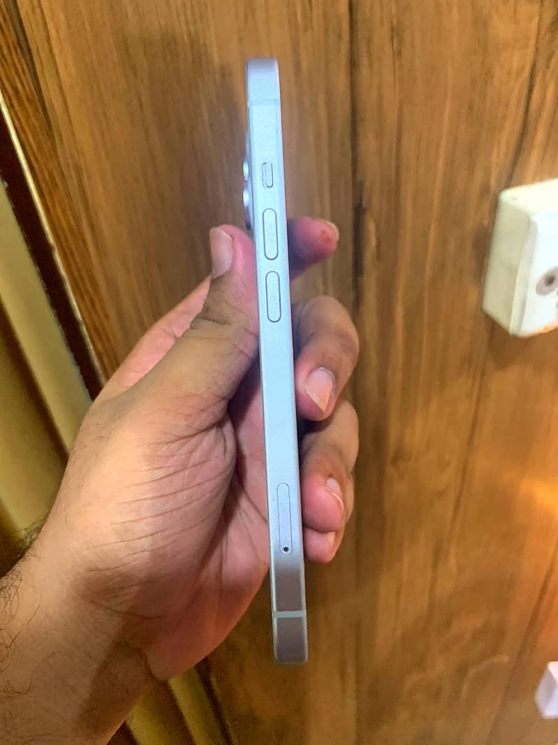 Apple iPhone 15 2