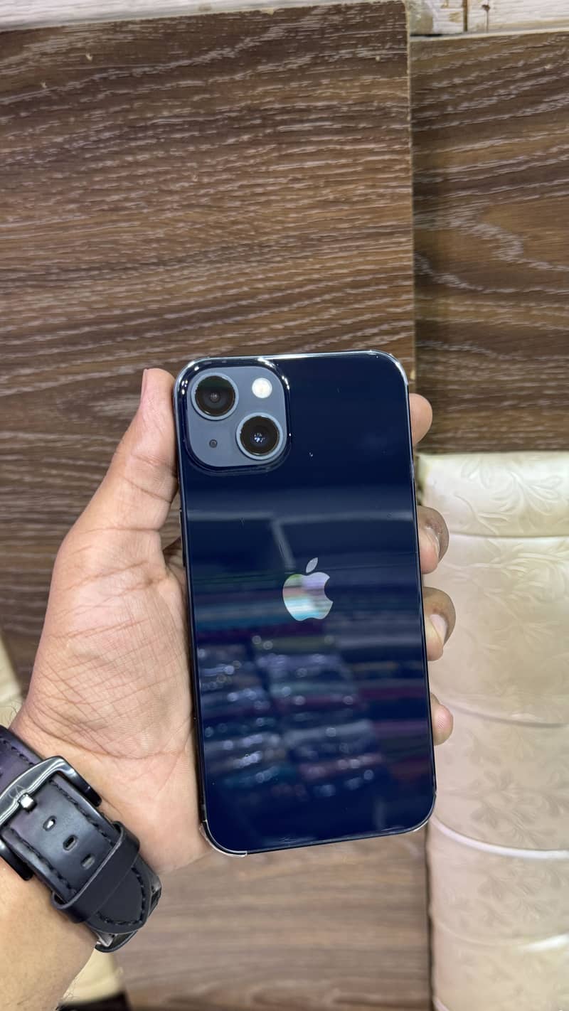 Apple iPhone 13 0