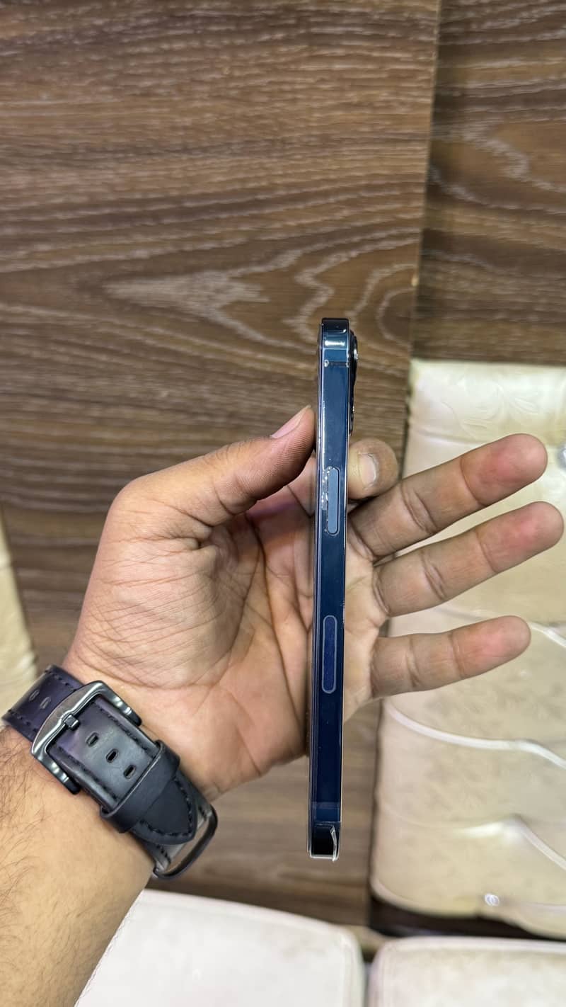 Apple iPhone 13 3