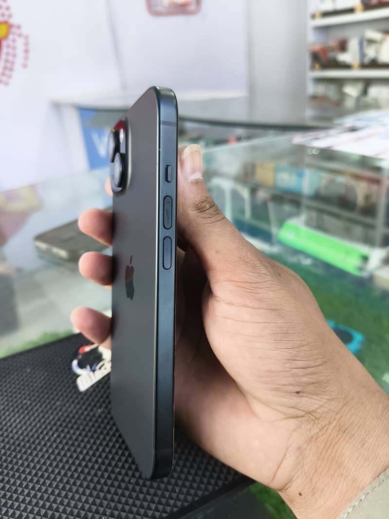Apple iPhone 15 2