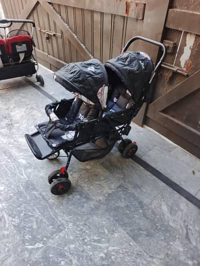 Twin stroller slightly used