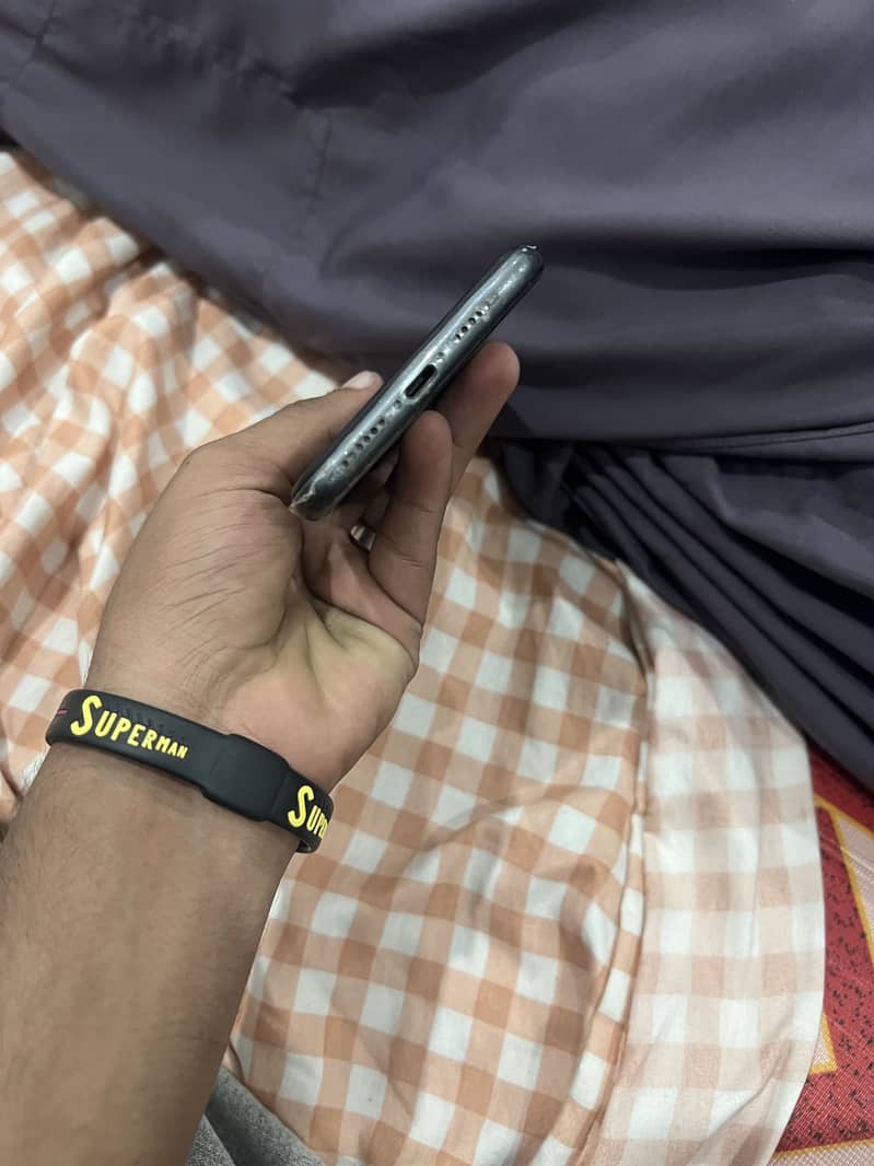 Apple iPhone 11 5