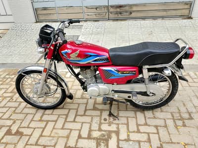 Honda CG 125 | Model 2024 Hyderabad (Red)