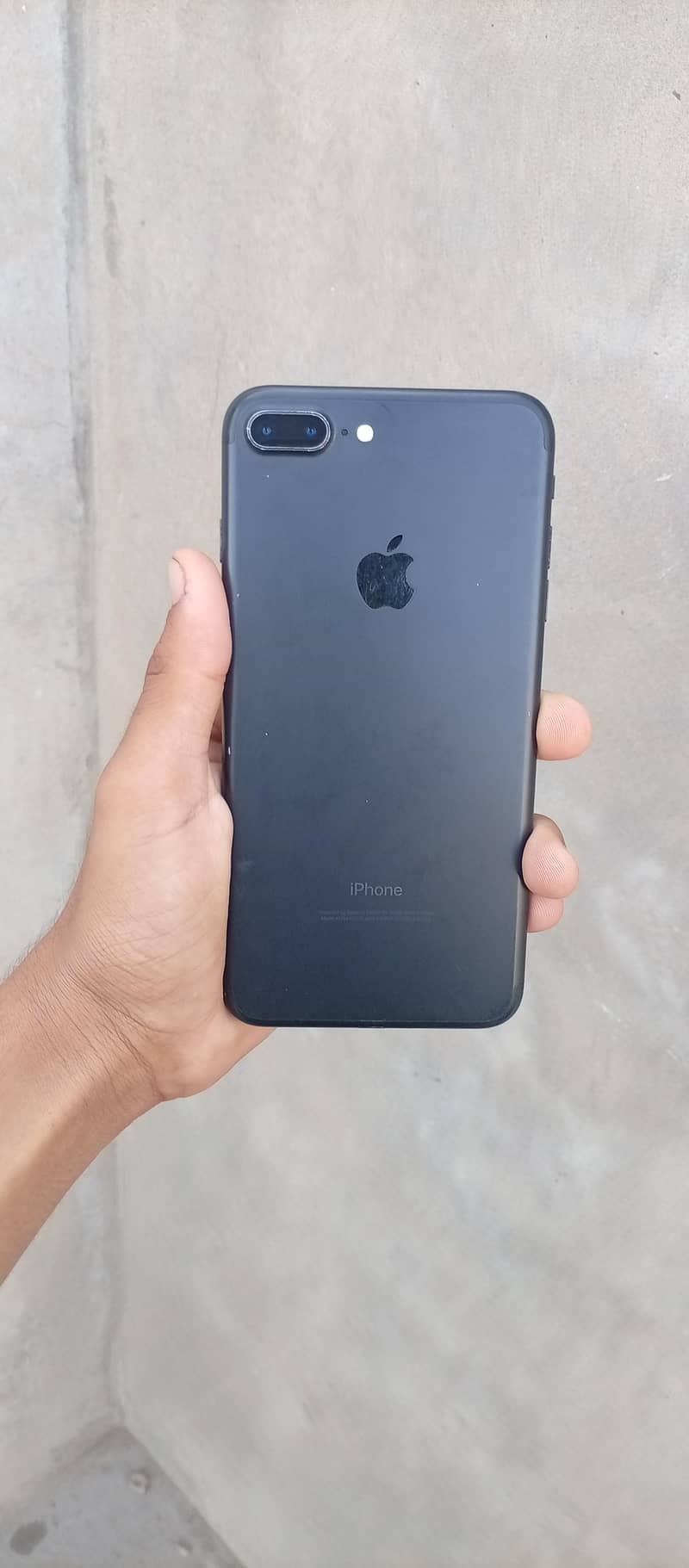 Apple iPhone 7 Plus 1