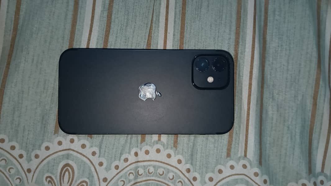Apple iPhone 12 4