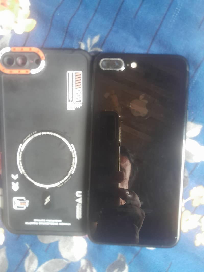 Apple iPhone 7 Plus 6