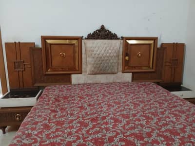 4 Piece Luxury Polished Bedroom Set For Sale - 10/10 Condition*