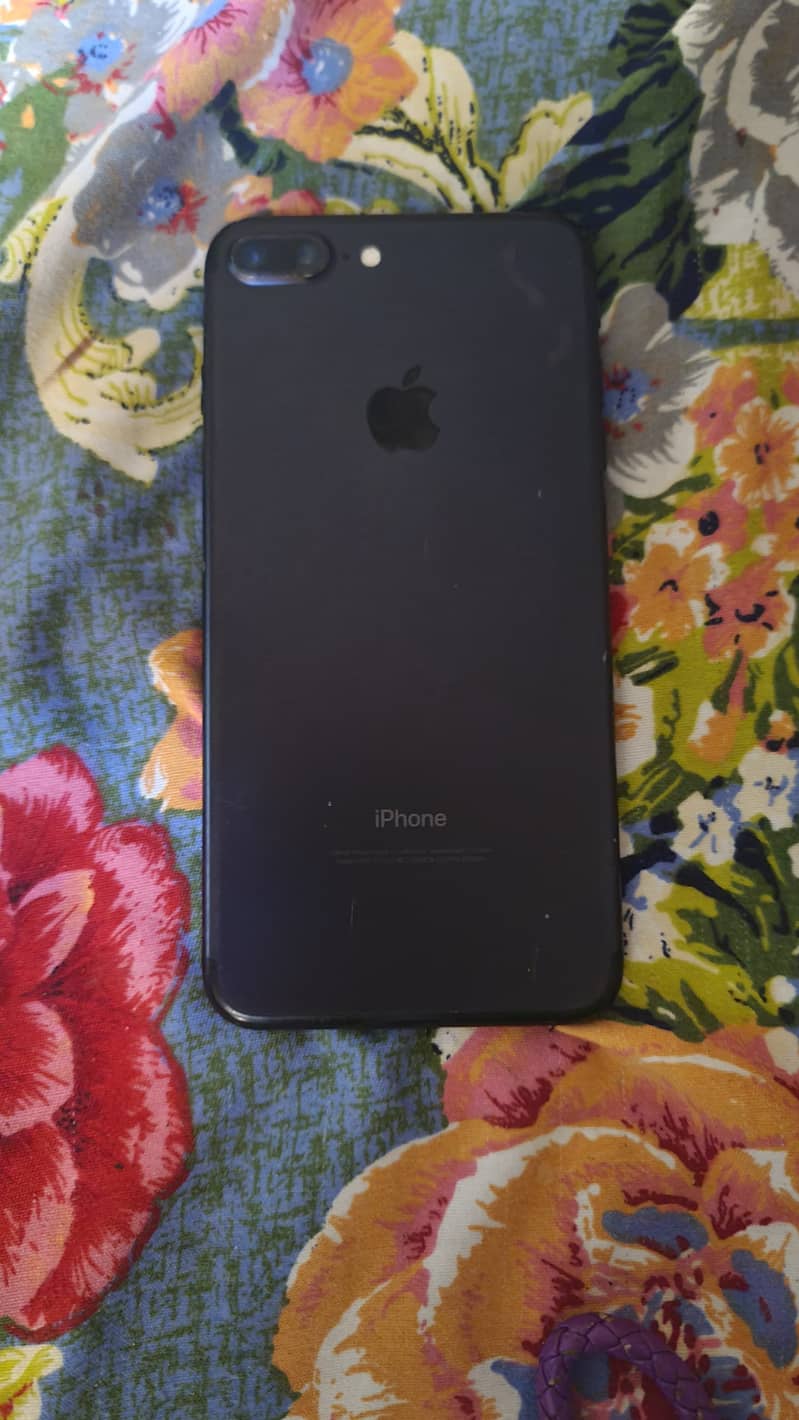 Apple iPhone 7 Plus 1