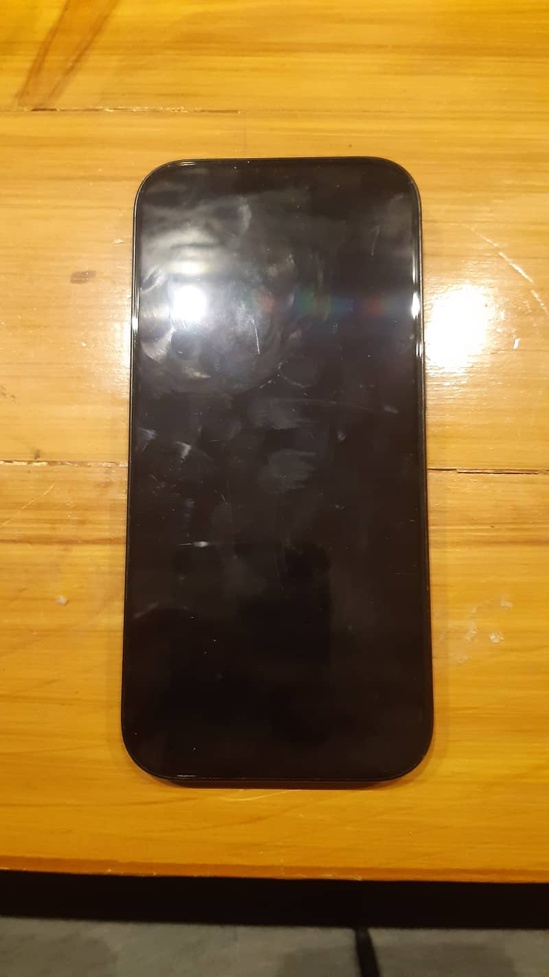 Apple iPhone 16 Pro 1