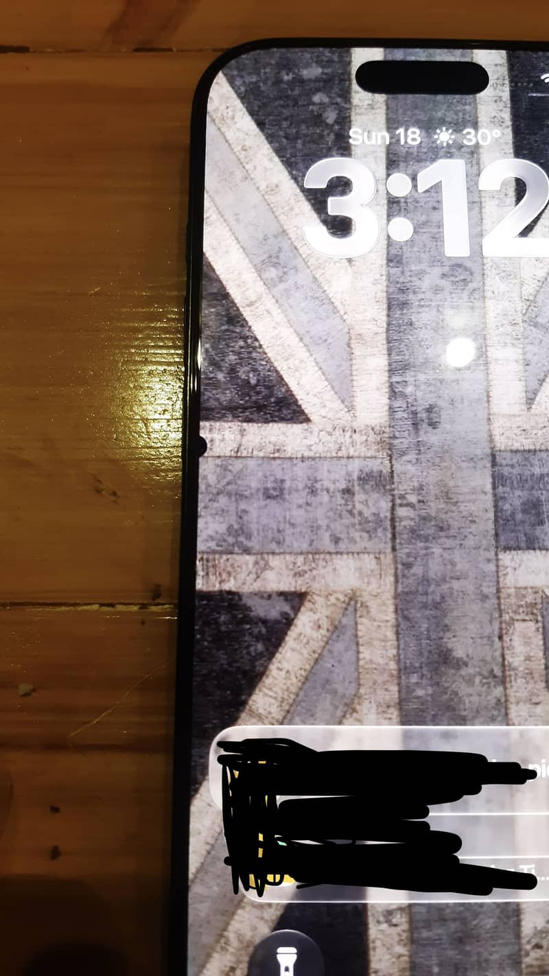 Apple iPhone 16 Pro 4