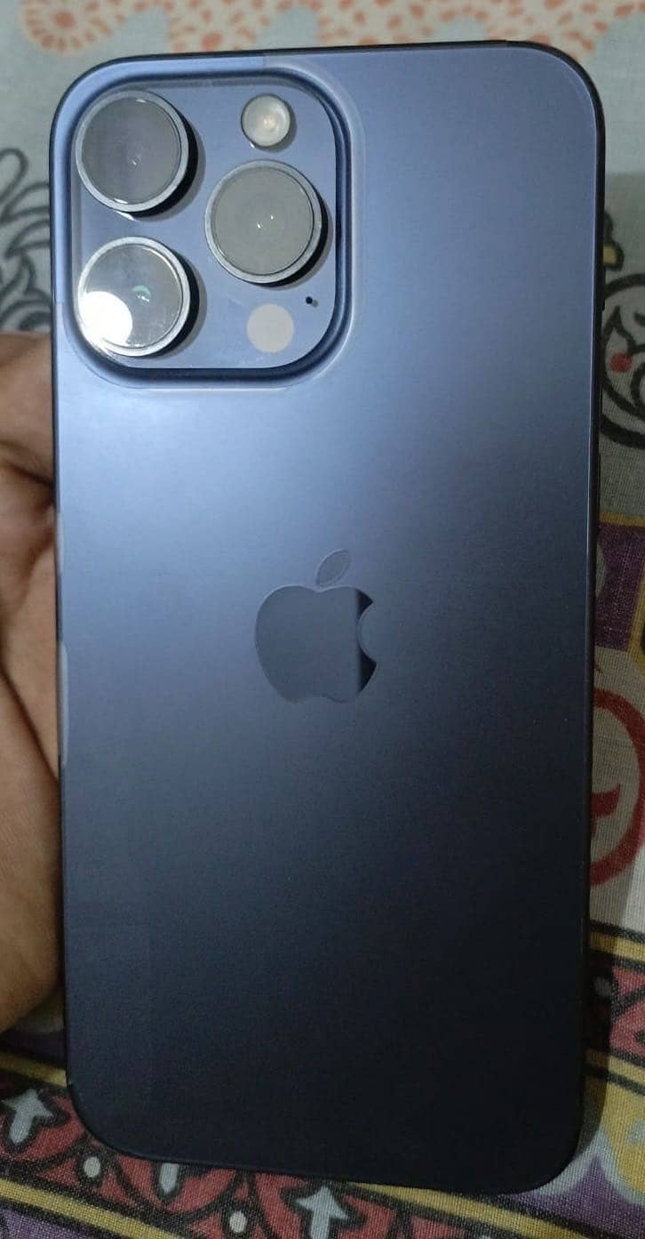 iPhone 15 pro max with box 0
