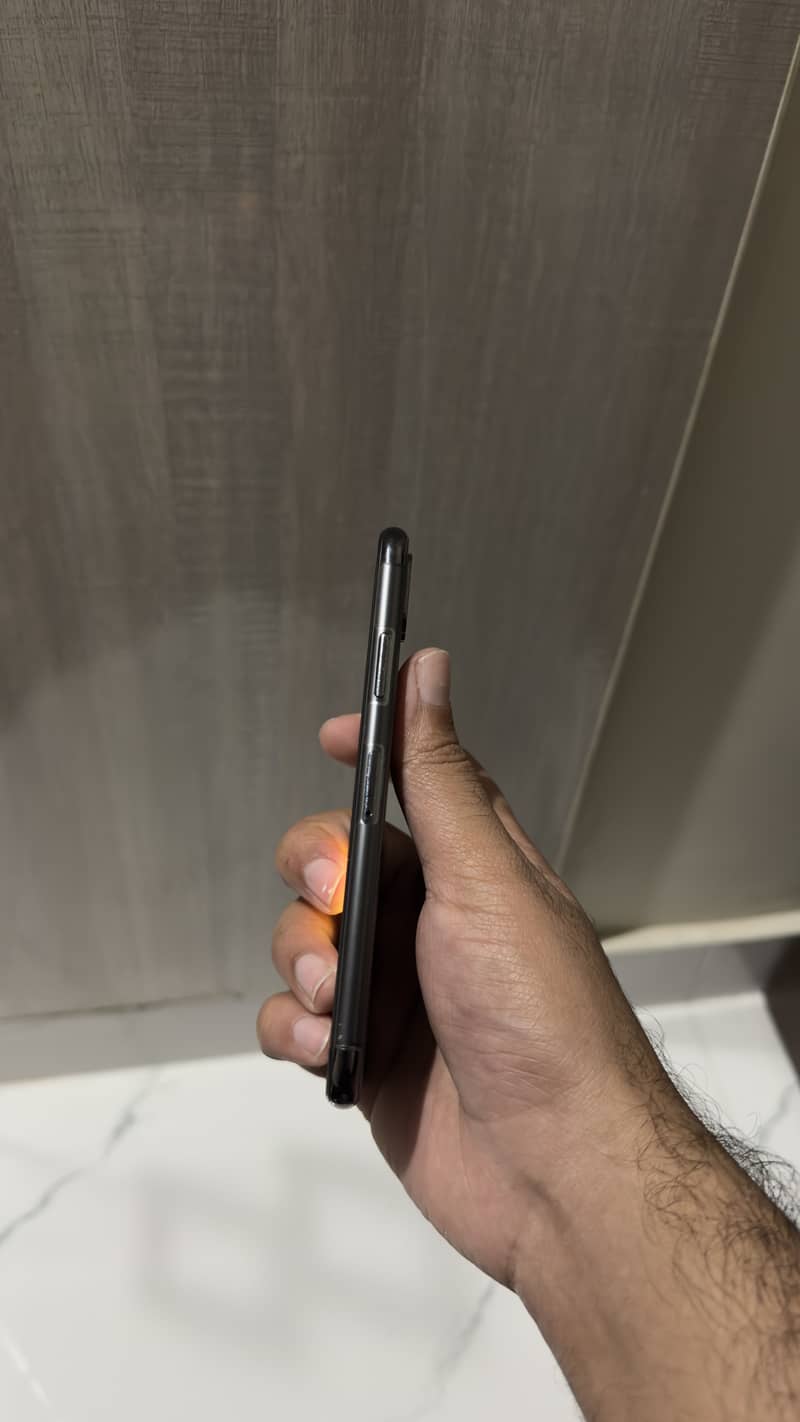 Apple iPhone X 5