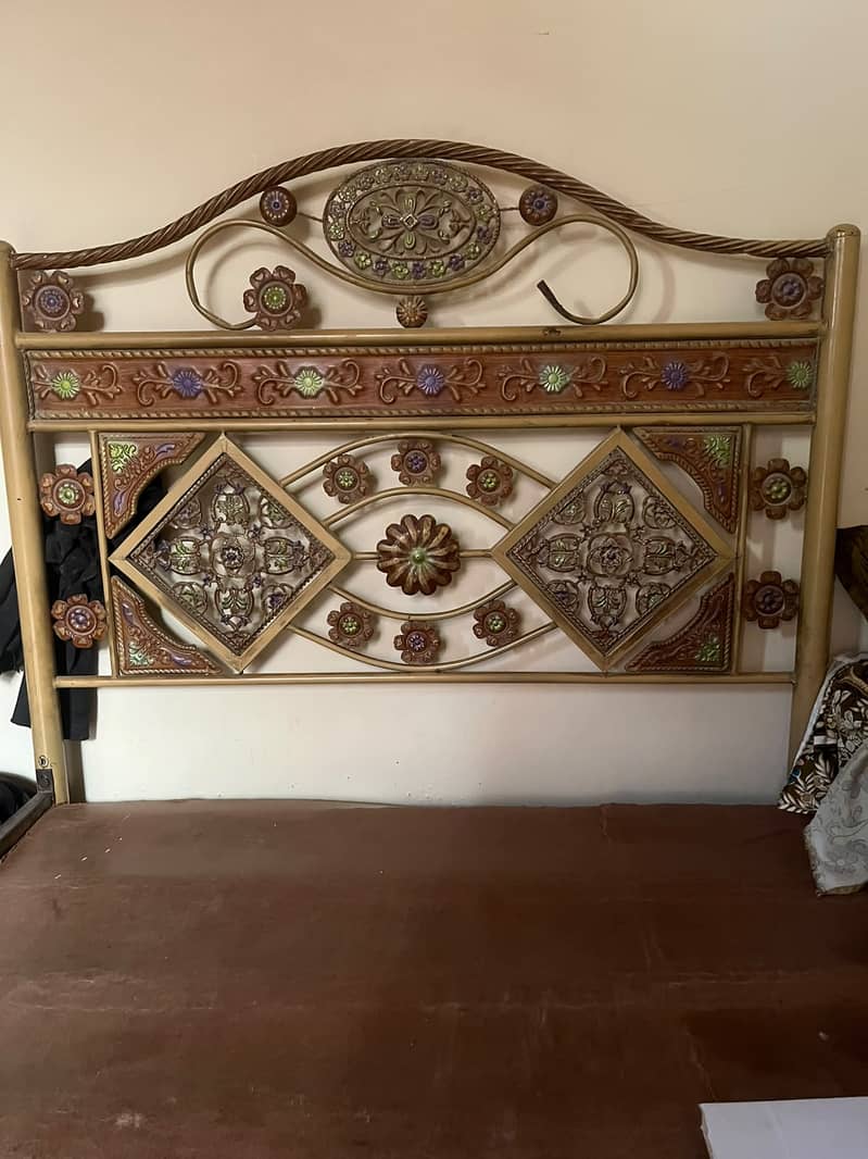 Used bed without mattress 0