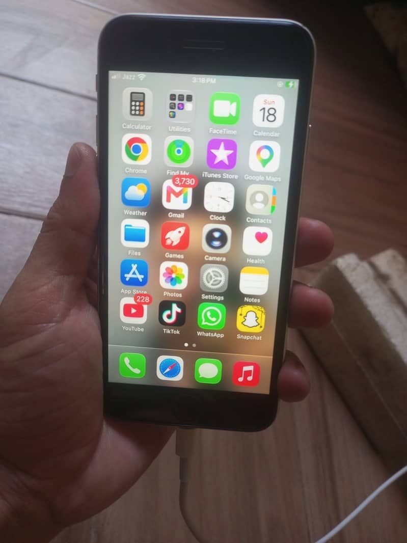 Apple iPhone SE 2nd generation 3