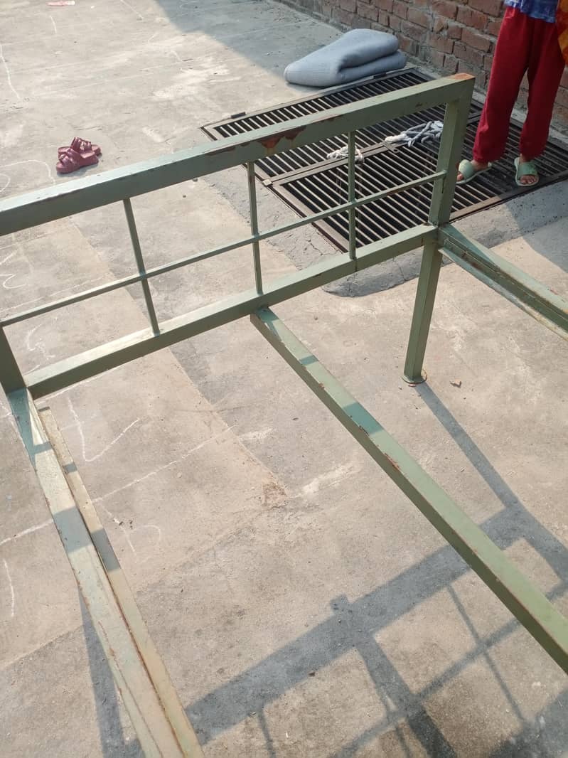 iron Bed 3