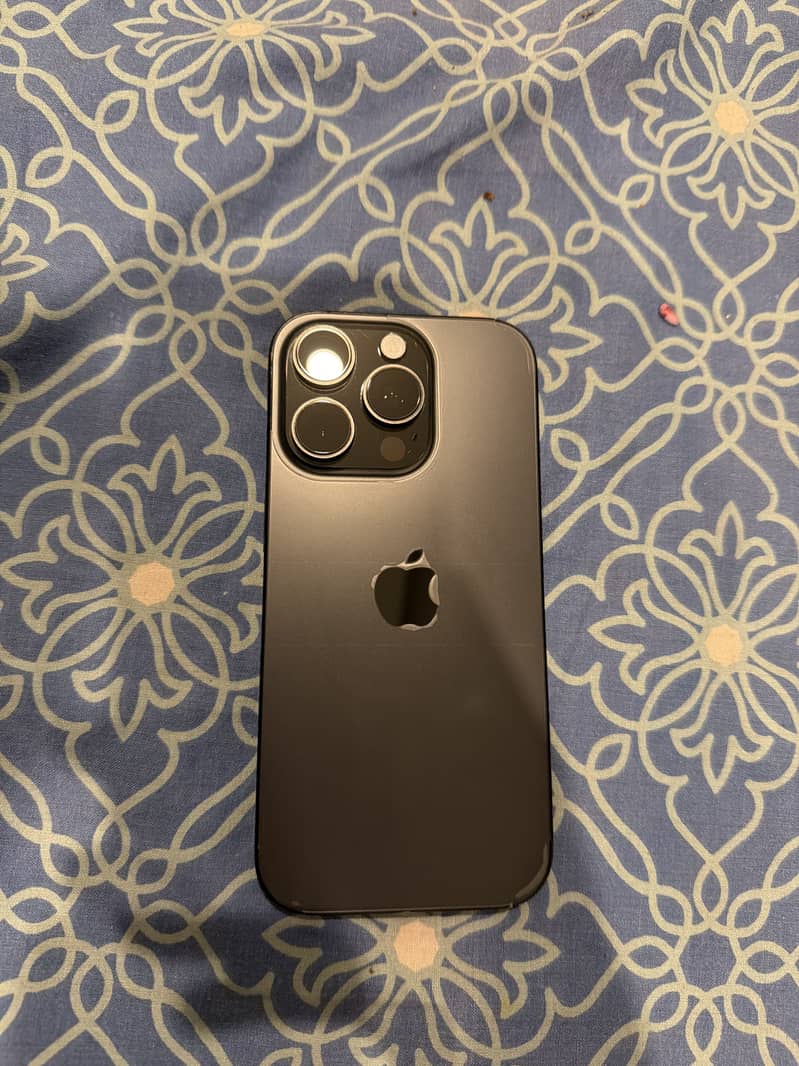Apple iPhone 16 Pro 0