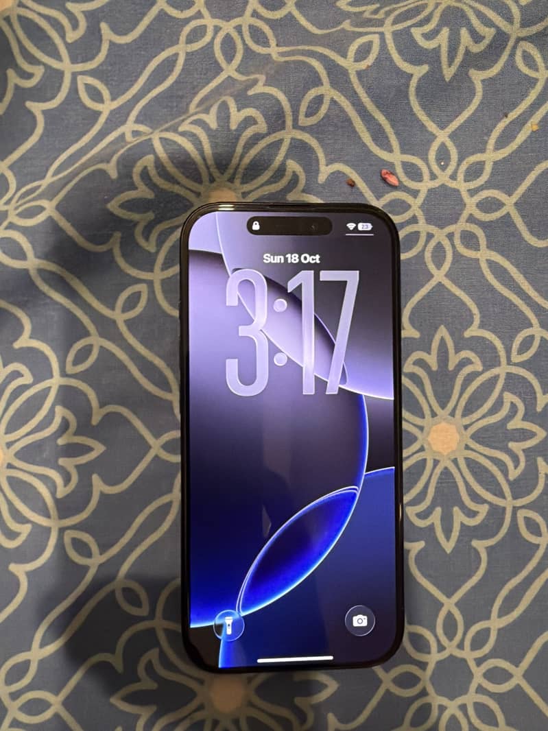 Apple iPhone 16 Pro 1