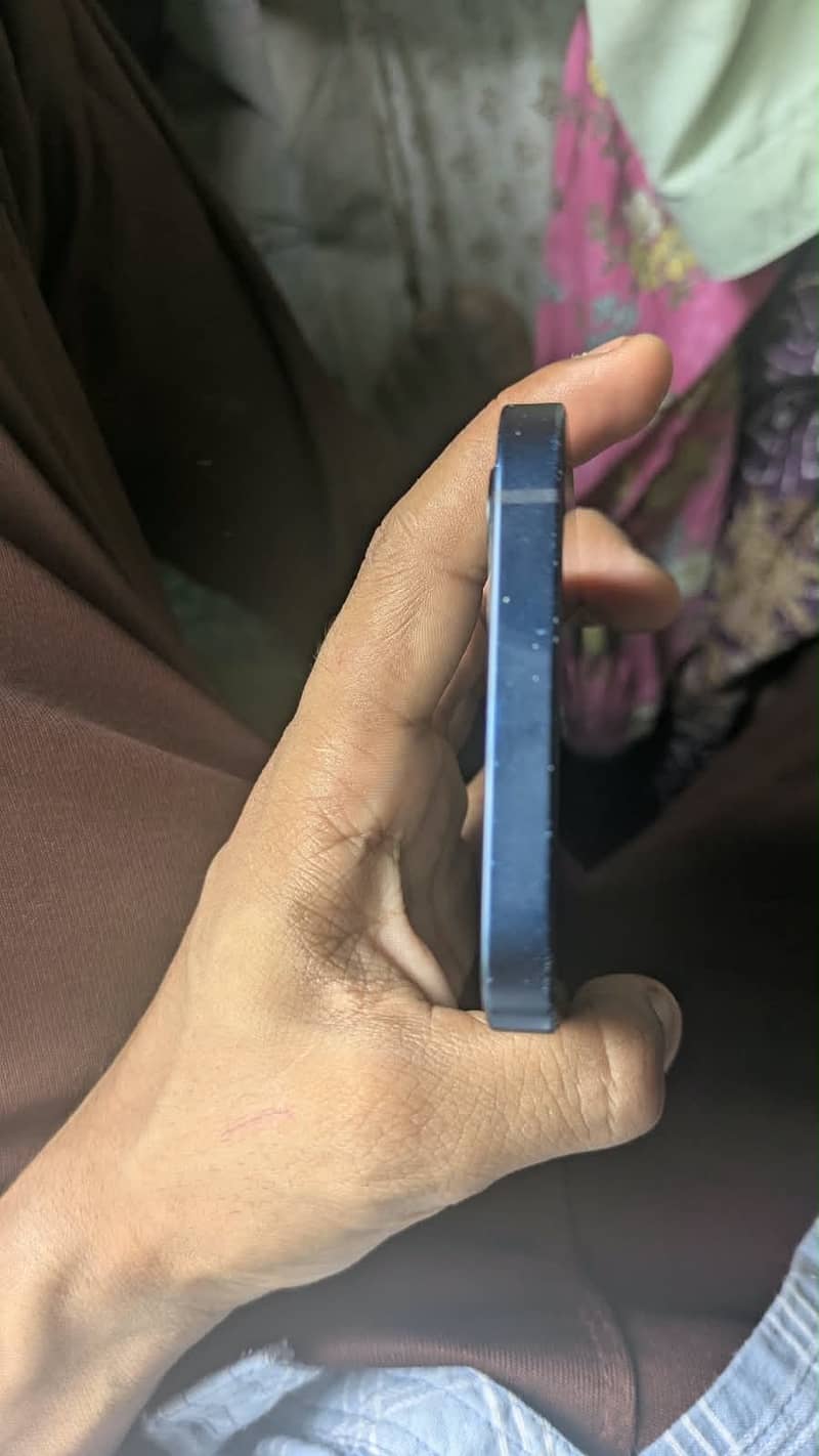 Iphone. 12 2