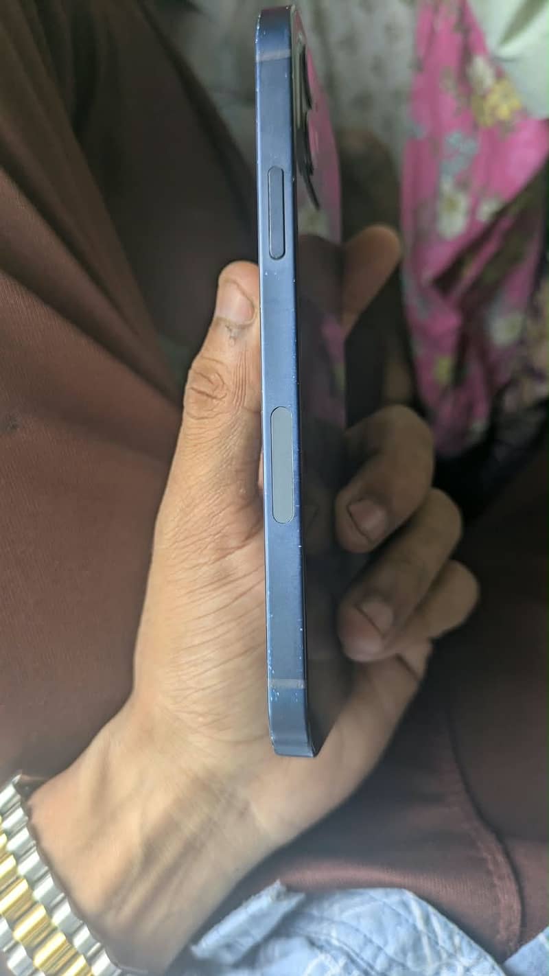 Iphone. 12 7