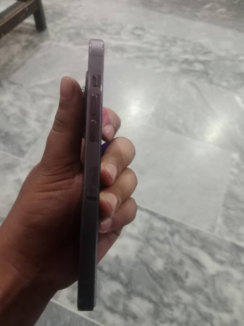 Apple iPhone 14 Pro 2