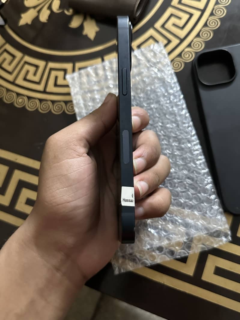 Apple iPhone 13 2