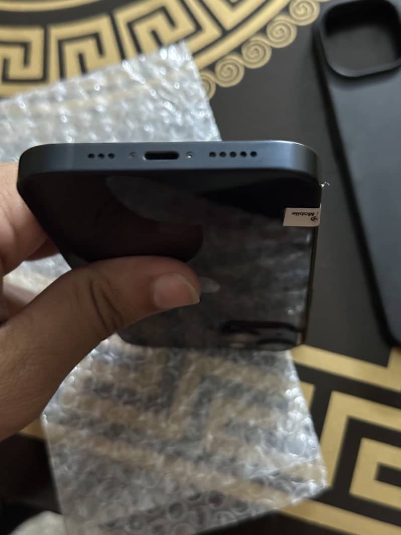 Apple iPhone 13 4