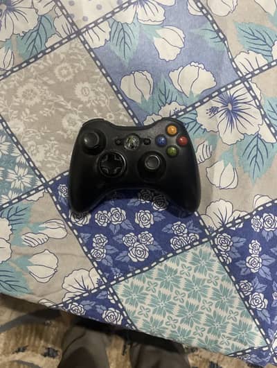 Xbox 360 250gb + Kinect sensor + 30 games