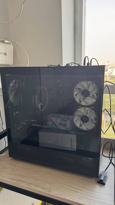 MSI RTX 4060 8GB, Ryzen 5 5600, 1 TB SSD 32 FB corsair ram