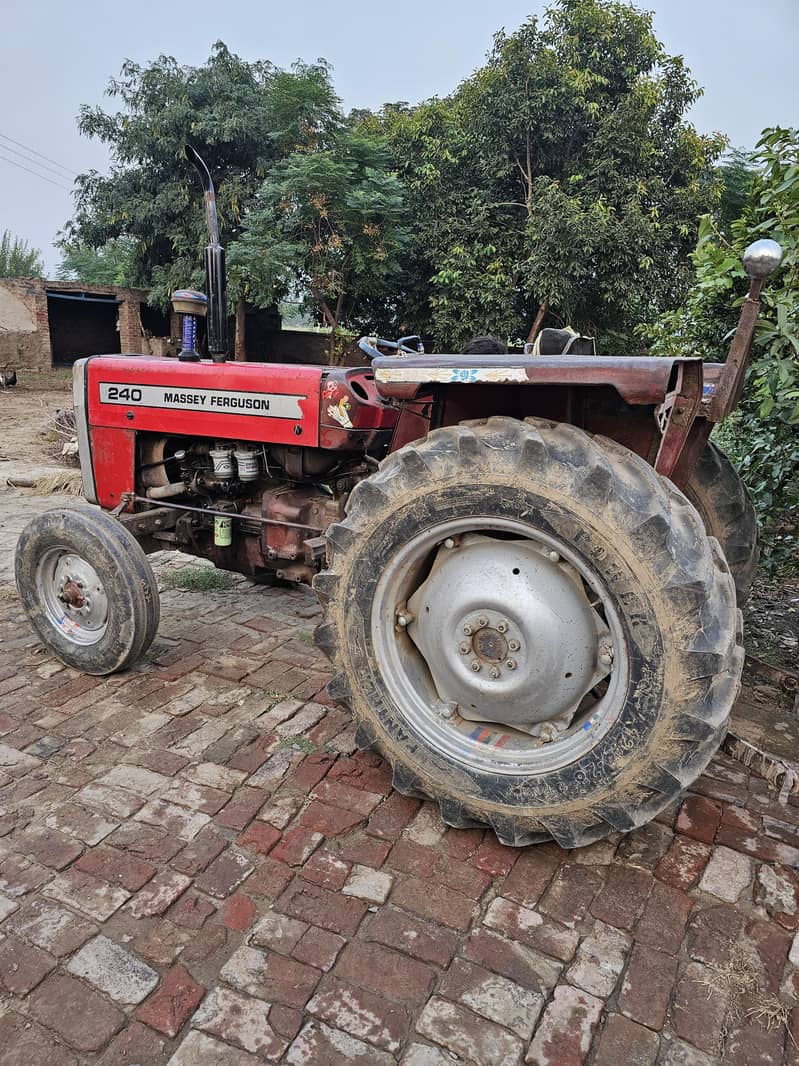 MF 240 3