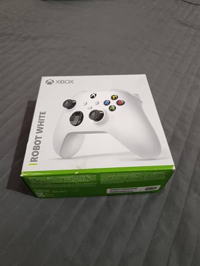 Xbox series controller with box
