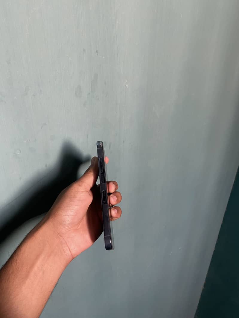 Apple iPhone 13 Pro 1