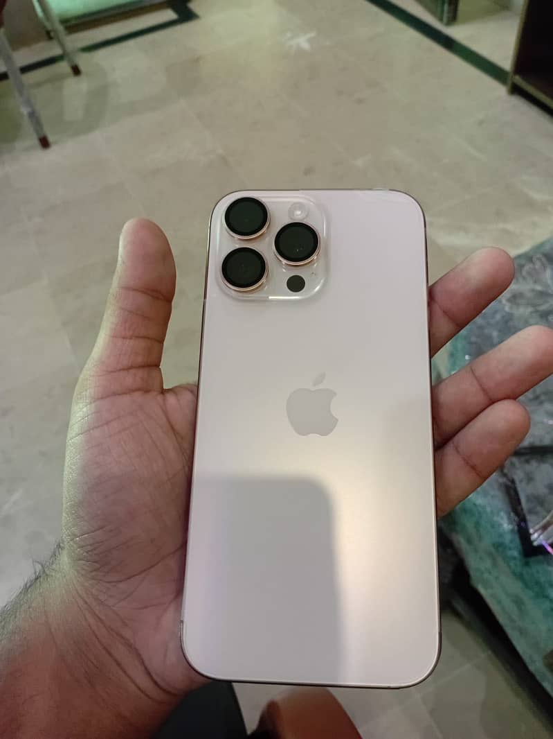 Apple iPhone 16 Pro Max 0