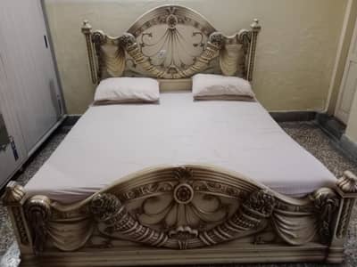Royal Bedroom Furniture Set for Sale – Complete Set