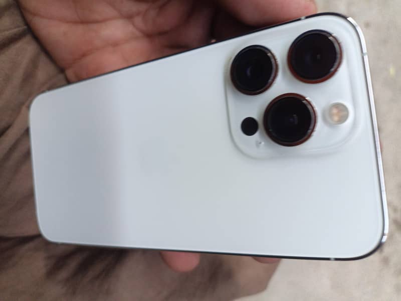Apple iPhone 13 Pro 1