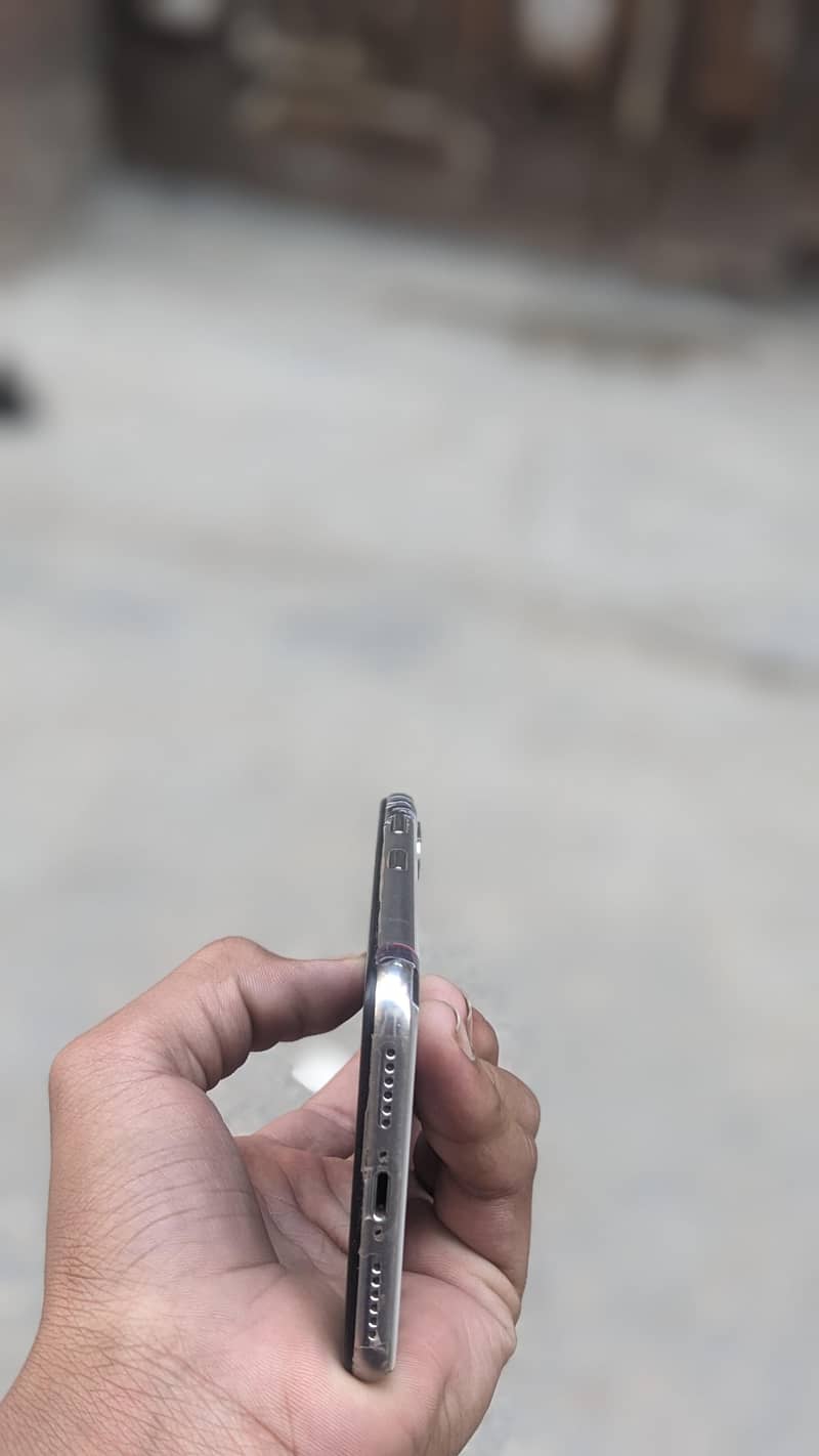Apple iPhone X 2