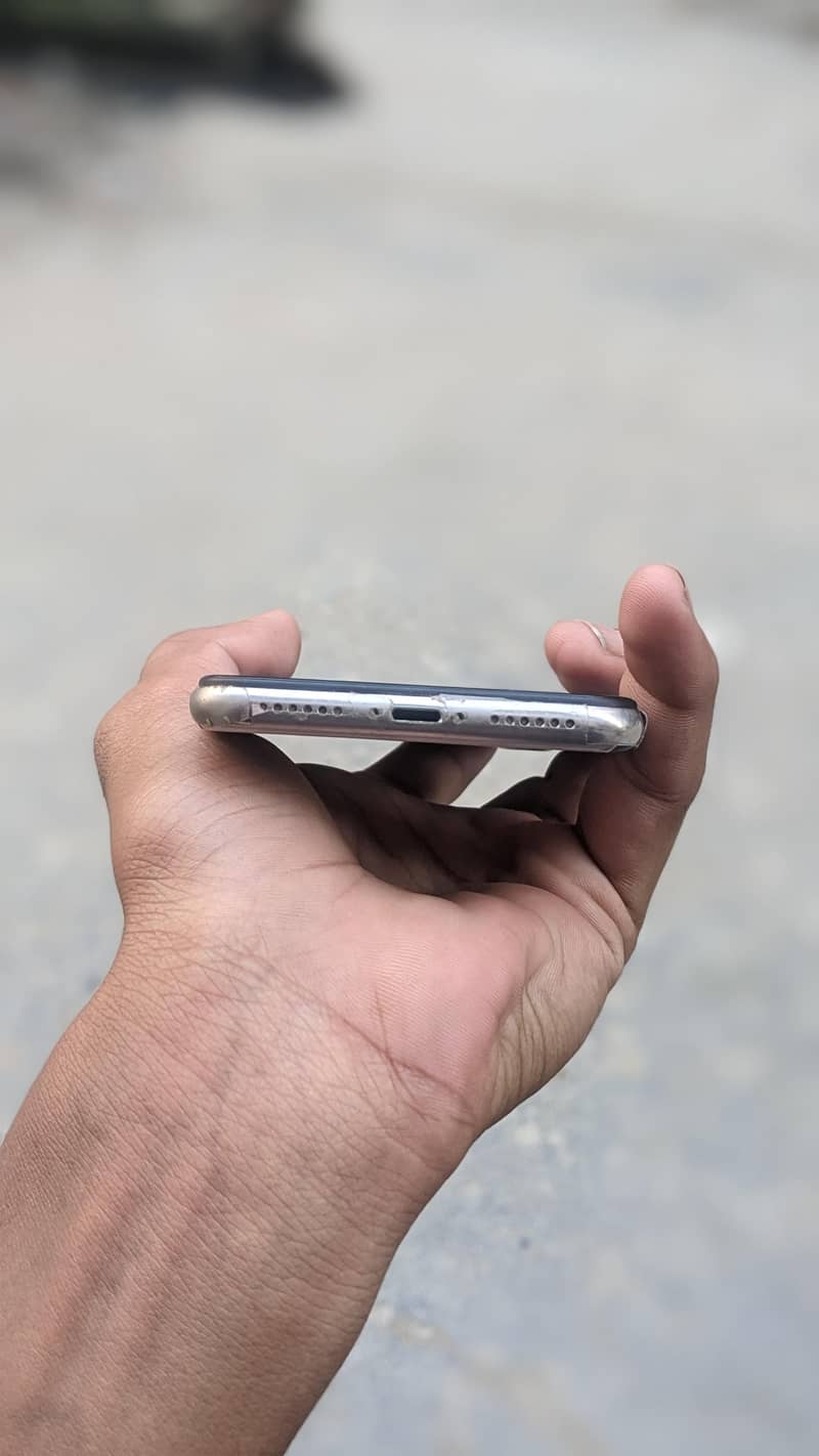Apple iPhone X 3