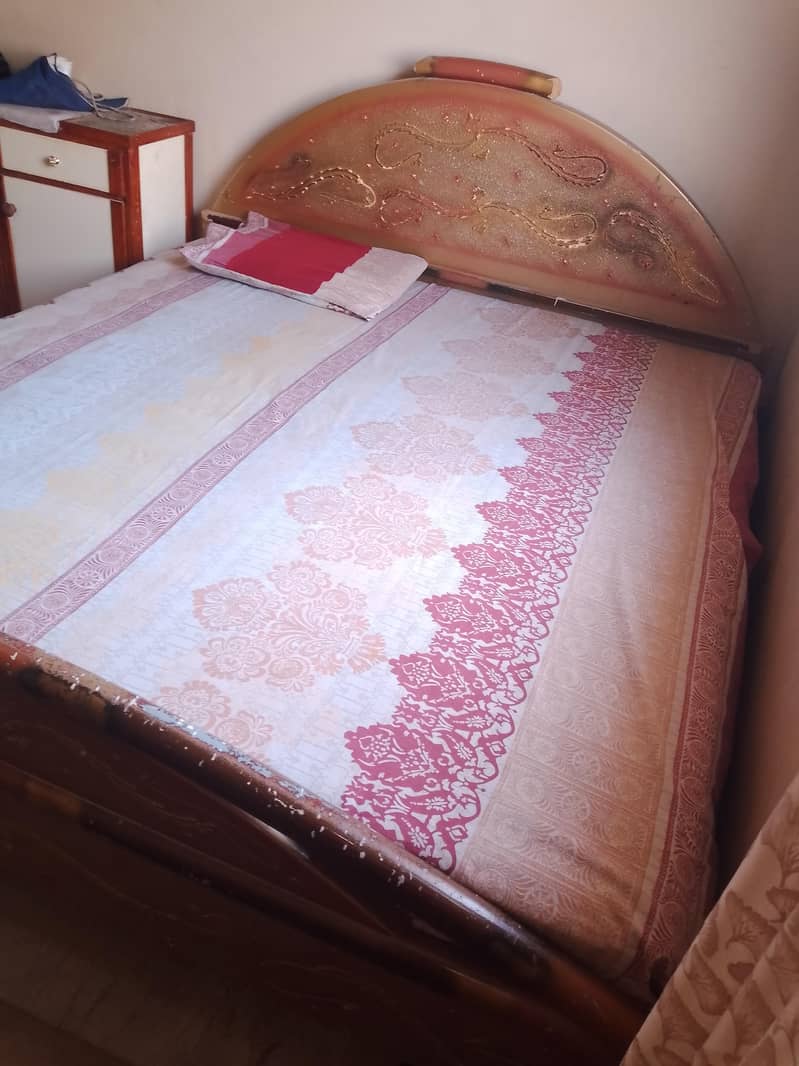 Bed with spring mattress 0