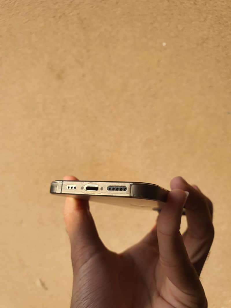 Apple iPhone 13 Pro 3