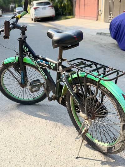 Black and Green sports cycle for sale -2018 model