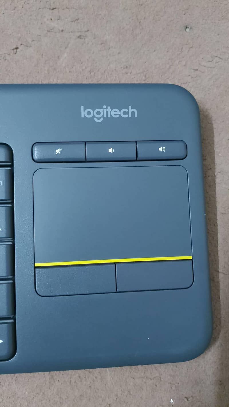 LOGITEC TOUCHPAD KEYBOARD K400+ 0