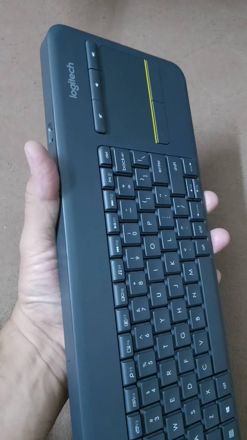 LOGITEC TOUCHPAD KEYBOARD K400+ 2